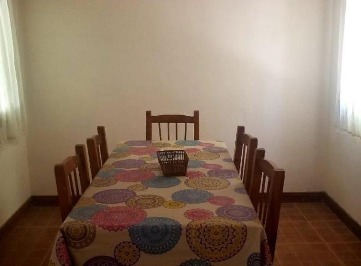 Edificio Comercial - 12 Dormitorios 7 Baños - 900Mts2 - Reta 5
