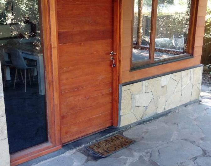 Complejo de cabañas en venta - 5 Dormitorios 4 Baños - 610Mts2 - Villa La Angostura 2