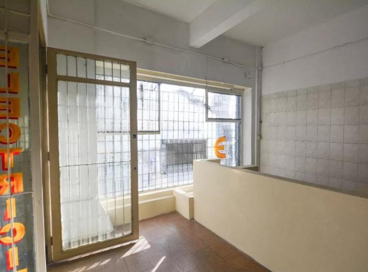 Local en venta - 1 Salón 2 Baños - Probadores - Cochera - 60Mts2 - San Cristóbal 5