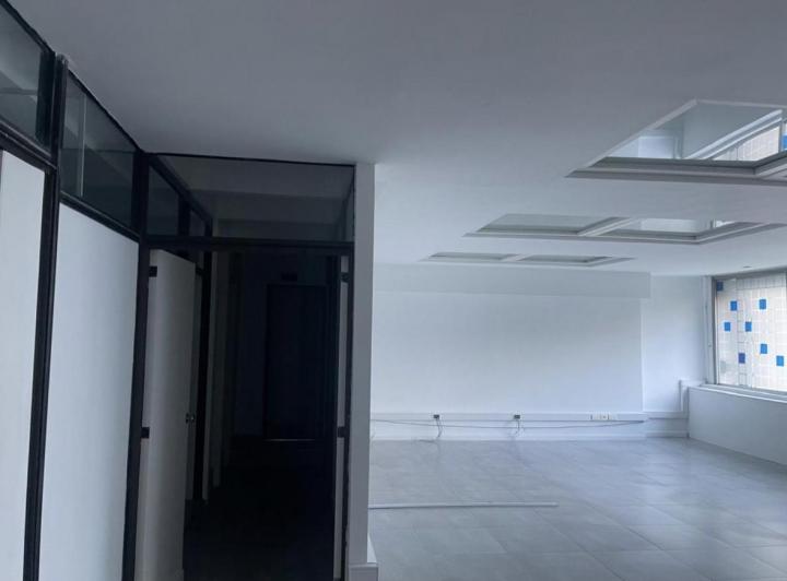 Oficina en venta - 5 Ambientes 3 Baños - 176Mts2 - San Nicolás 2
