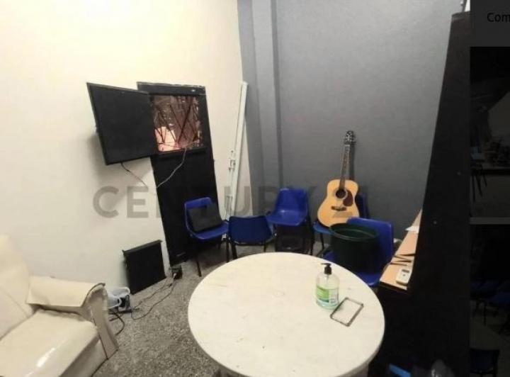 Local en venta - 3 Ambientes 2 Baños - Cochera - Merlo 5