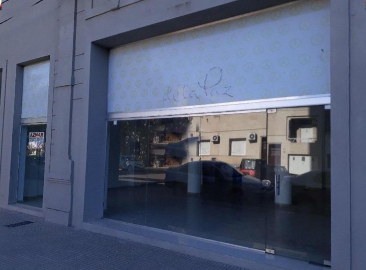 Local en venta - salon principal y baño - 100 mts2 - Bragado 5