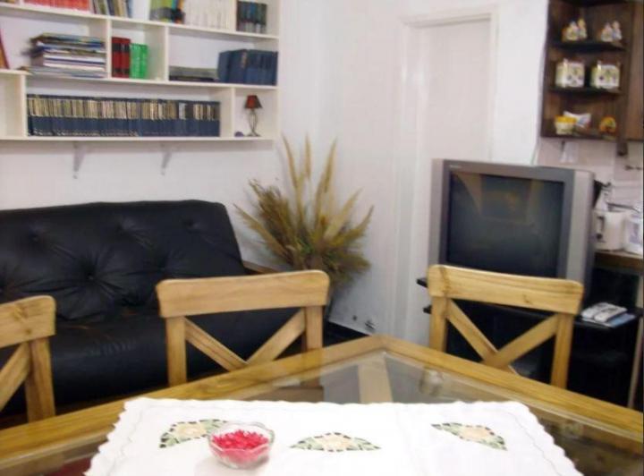 Chalet venta -6 dormitorios-4 baños-700mts2 totales- Barrio Chapadmalal 4