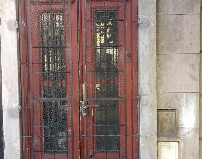 Casa en venta - 9 dormitorios 4 baños - 250mts2 - La Plata 1