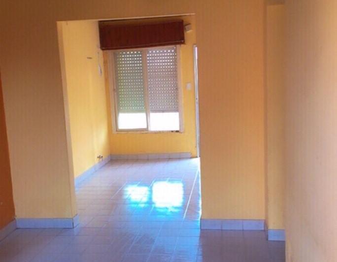 Casa en venta - 2 Dormitorios 1 Baño - 200 mts2 - Chivilcoy 3