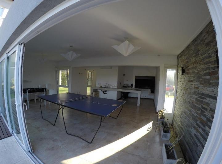 Casa en venta - 2 dormitorios 1 baño - balcon - 65mts2 - Villa Gesell 5