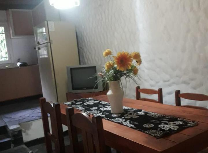 Casa en venta - 4 Dormitorios 3 Baños - Cochera - 160Mts2 - Necochea 2