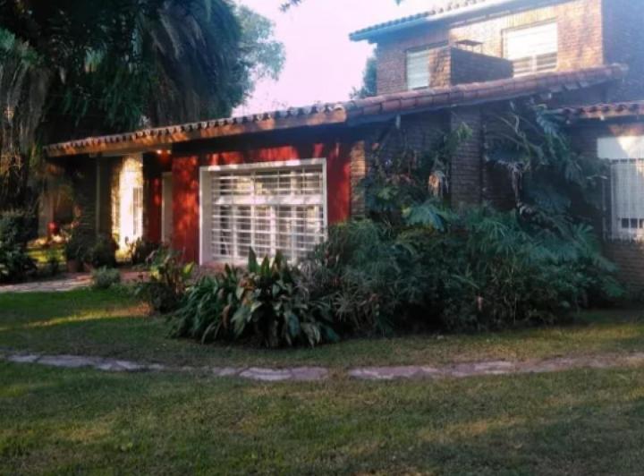 Casa en venta - 3 Dormitorios 2 Baños - 1.339Mts2 - San Miguel 3