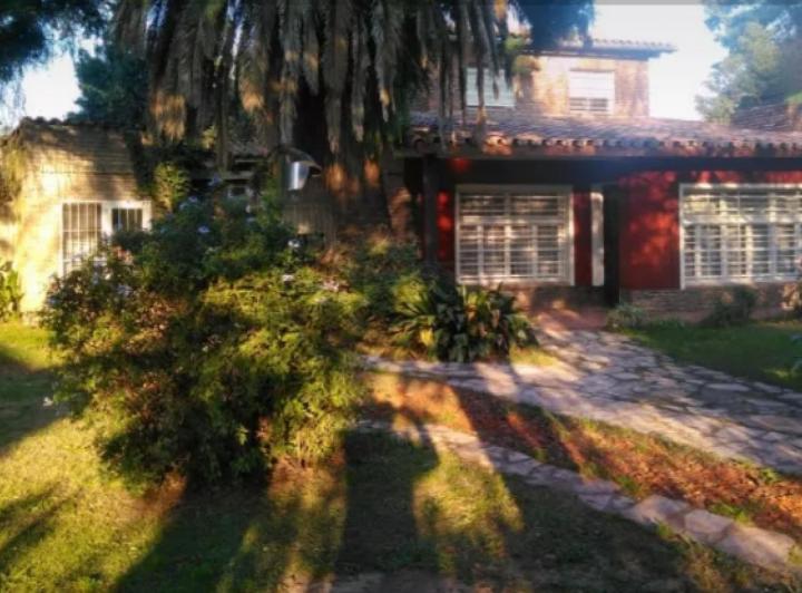 Casa en venta - 3 Dormitorios 2 Baños - 1.339Mts2 - San Miguel 2