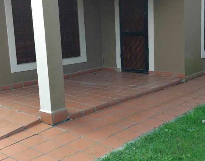 Casa en venta - 4 Dormitorios 2 Baños - Cochera - 968Mts2 - Miramar 3