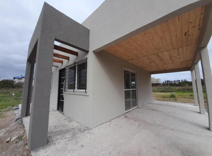 Casa en venta - 2 Dormitorios 1 Baño - 200Mts2 - Necochea 2