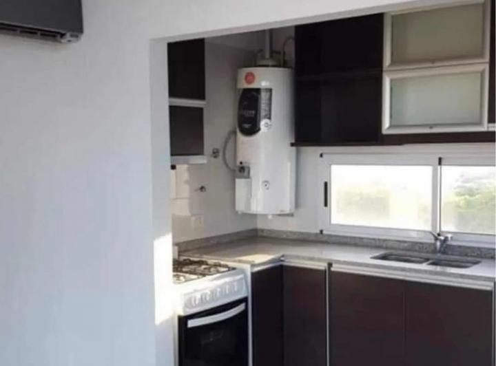 Departamento en venta - 3 Dormitorios 1 Baño - Cochera - 100Mts2 - Florencio Varela 4