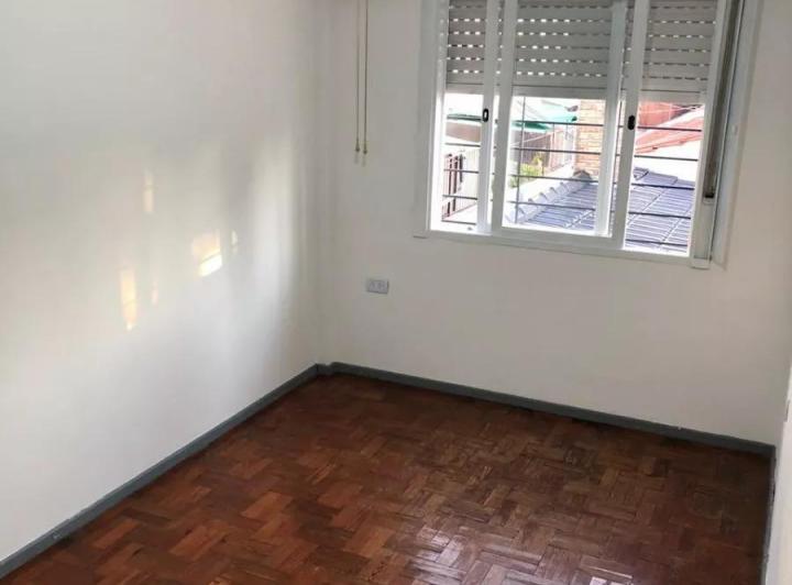 Casa en venta - 4 Dormitorios 2 Baños - Cochera - 300Mts2 - Merlo 5