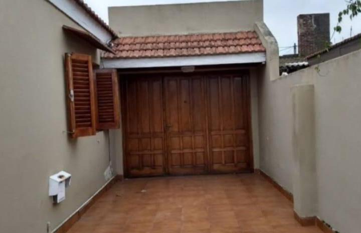 Casa en venta - 3 Dormitorios 1 Baño - Cochera - 160Mts2 - Necochea 3