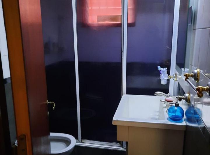 Casa en venta - 3 Dormitorios 2 Baños - Cochera - 233mts2 - Hurlingham 3