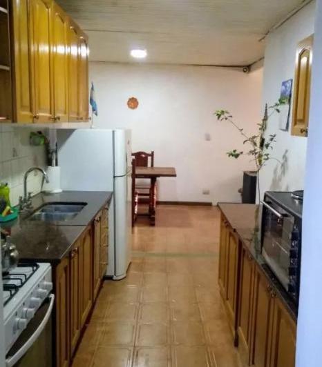 Casa en venta - 2 Dormitorios 1 Baño - Cochera - 120Mts2 - Necochea 5