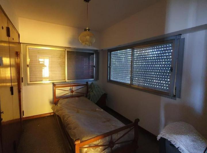 Casa en venta - 3 Dormitorios 2 Baños - Cochera - 233Mts2 - Hurlingham 5