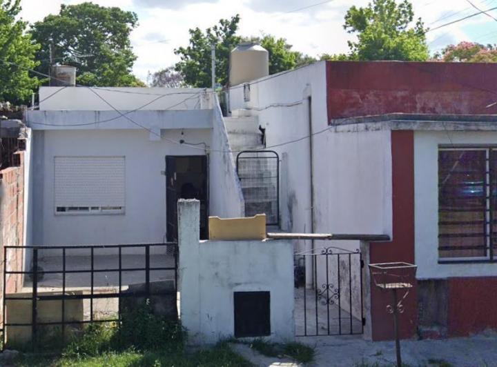 Casa en venta - 2 Dormitorios 1 Baño - 100Mts2 - Berazategui 5