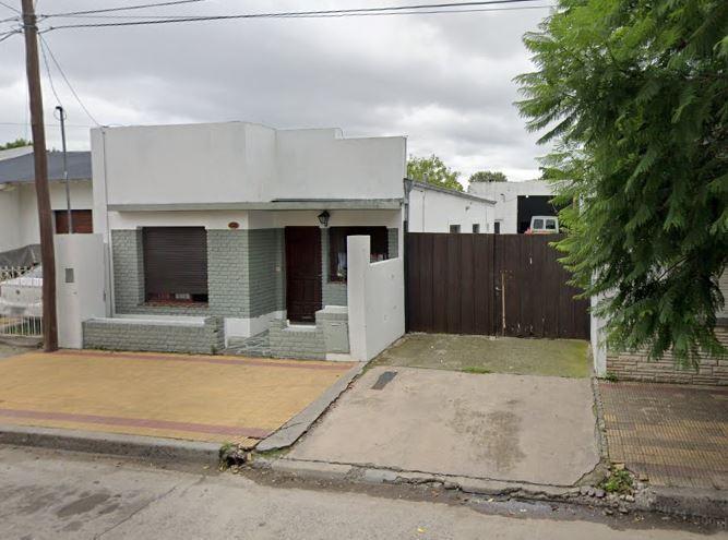 Casa en venta - 3 Dormitorios 2 Baños - Cochera - 400Mts2 - Tandil 3