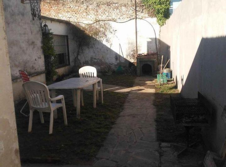 Casa en venta - 2 dormitorios 2 baños - 700mts2 - Necochea 4