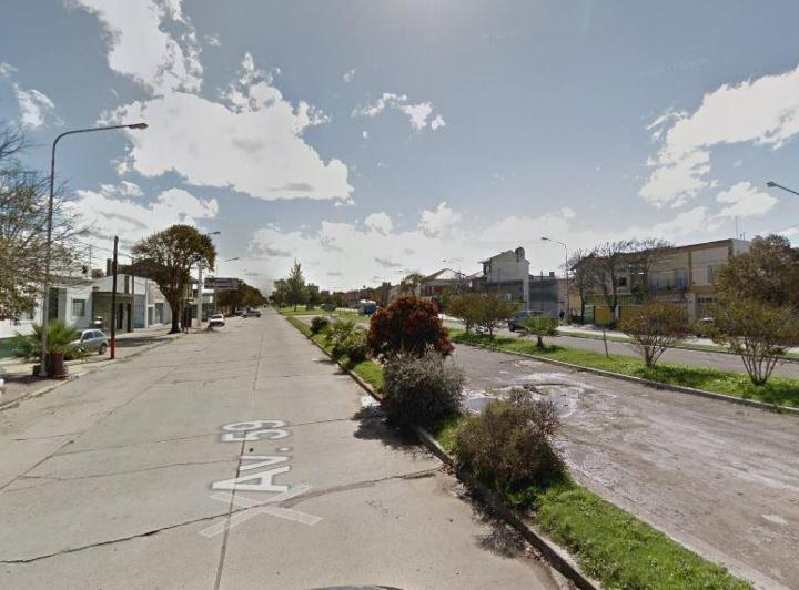 Casa en venta - 2 dormitorios 2 baños - 700mts2 - Necochea 1