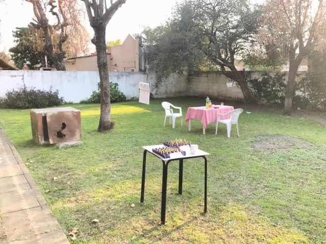 Casa en venta - 5 dormitorios 2 baños - patio - 623 mts2 - Ituzaingó 5
