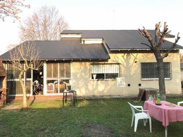 Casa en venta - 5 dormitorios 2 baños - patio - 623 mts2 - Ituzaingó 3