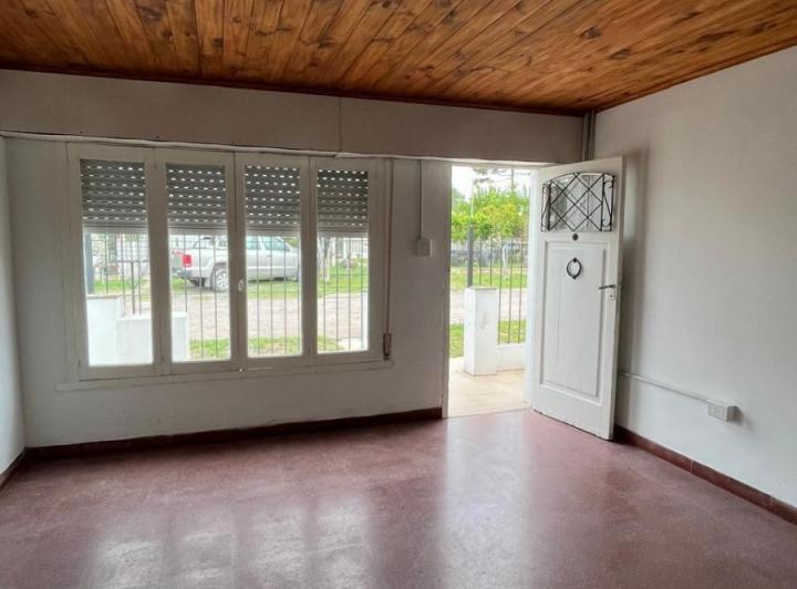 Casa en venta - 2 Dormitorios 1 Baño - 320Mts2 - San Miguel del Monte 1