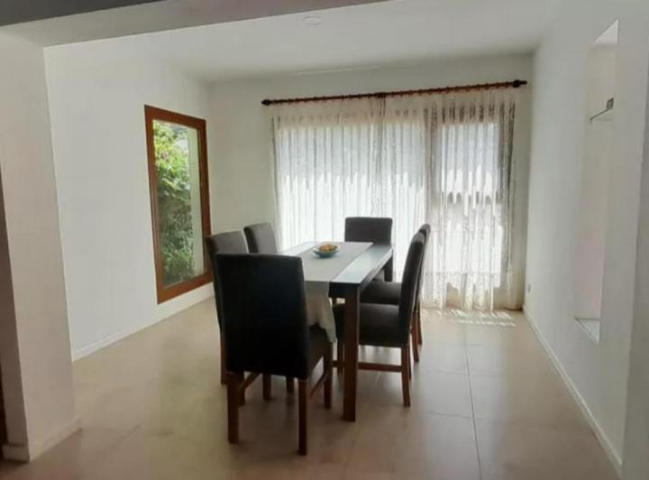 Casa en venta - 2 Dormitorios 2 Baños - Cocheras - 330Mts2 - Quequén 5