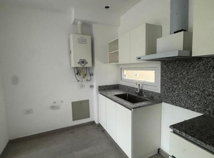 Departamento en venta - 1 Dormitorio 2 Baños - Tandil 2