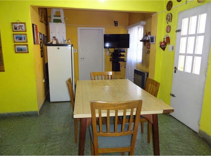 Casa en venta - 3 dormitorios 2 baños - 149mts2 - José León Suarez 2