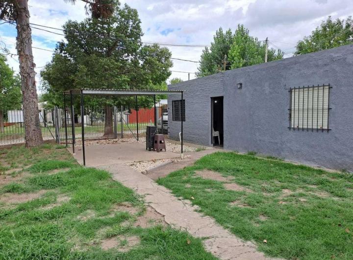 Casa en venta - 4 Dormitorios 2 Baños 1 Cochera - 150Mts2 - Brandsen 2