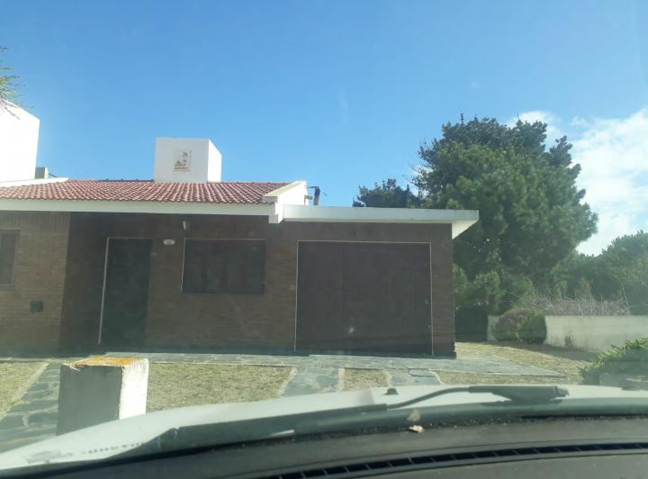 Casa en venta - 2 Dormitorios 1 Baño - Cochera - 555Mts2 - Aguas Verdes 1