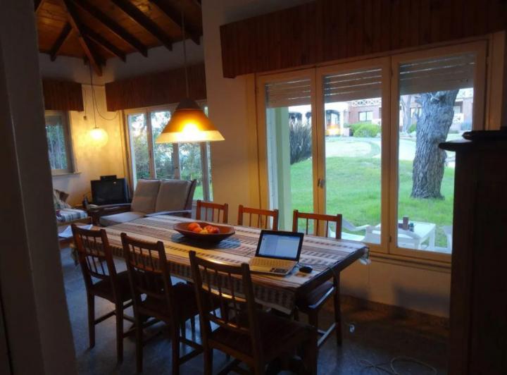Casa en venta - 3 dormitorios 2 baños - 800mts2 - Costa Del Este 4