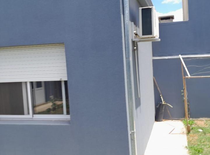 Casa en venta - 2 Dormitorios 1 Baño - Cochera - 380Mts2 - Chivilcoy 4