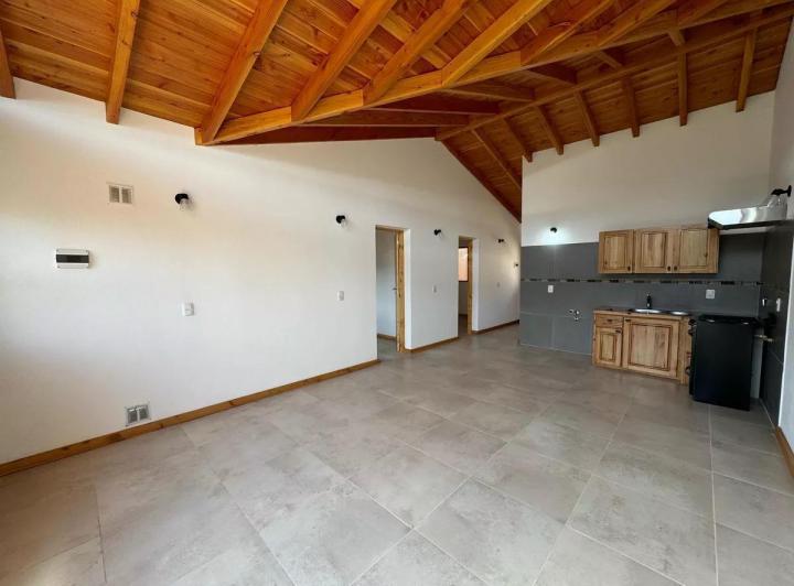 Casa en venta - 2 Dormitorios 1 Baño - Cochera - 125Mts2 - El Bolsón 2
