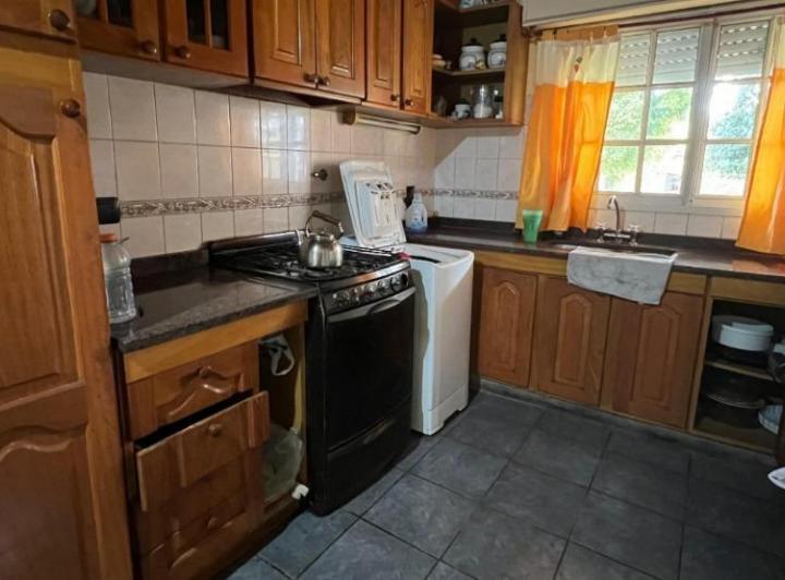 Casa en venta - 3 Dormitorios 2 Baños - Cochera - 472Mts2 - Mercedes 5
