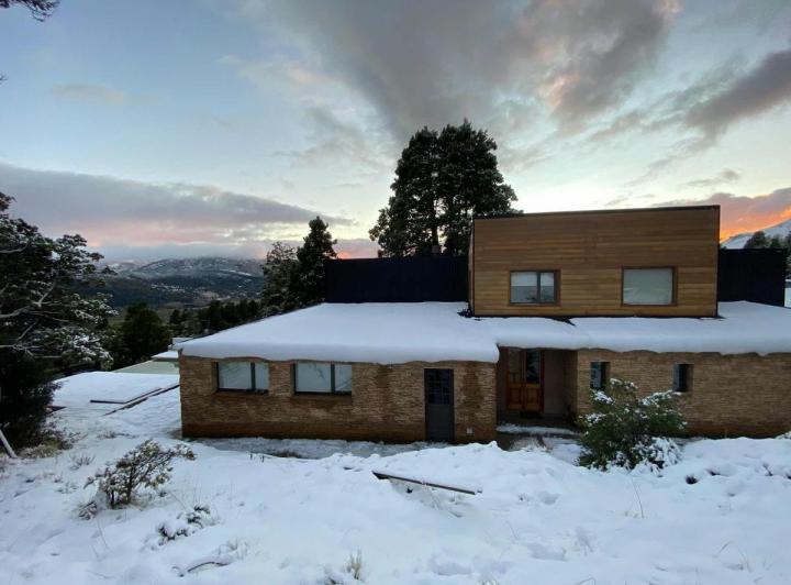 Casa en venta - 4 Dormitorios 5 Baños - Cochera - 500Mts2 - San Martín de Los Andes 3
