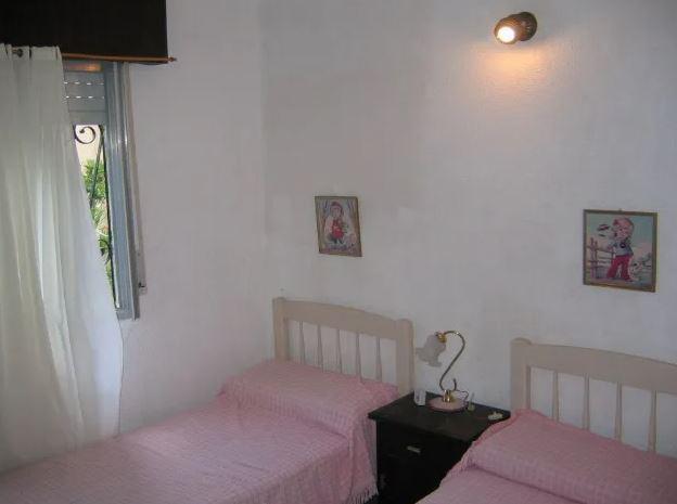 Casa en venta - 3 dormitorios 2 baños - 312mts2 - San Bernardo Del Tuyu 2