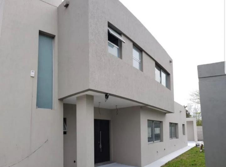 Casa venta 3 dormitorios 4 baños 720mts2 totales - Villa Elisa 4