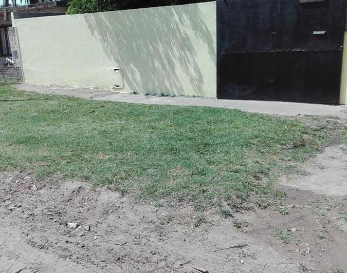 Casa venta 4 dormitorios 1 baño 300mts2 totales - Quequen 2
