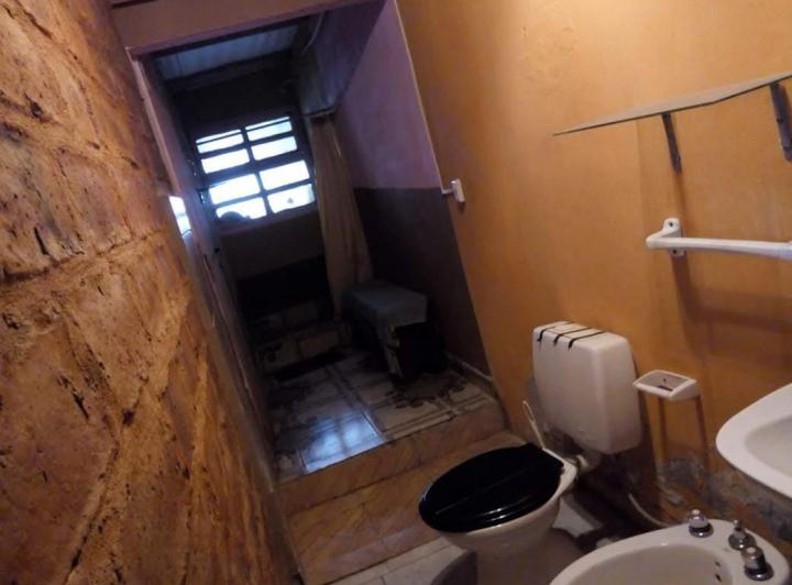 Casa venta 4 dormitorios 1 baño 300mts2 totales - Quequen 3