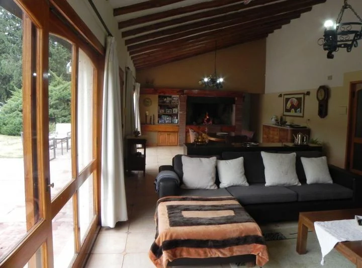 Casa en venta - 5 Dormitorios 3 Baños - Cocheras - 30.780Mts2 - Rama Caída, San Rafael 5