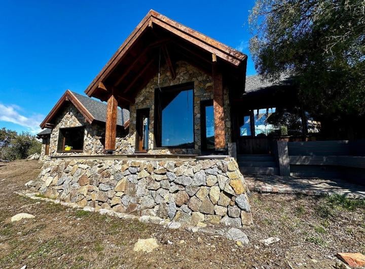 Casa en venta - 4 Dormitorios 2 Baños - Cocheras - 2.450Mts2 - San Martín de Los Andes 4