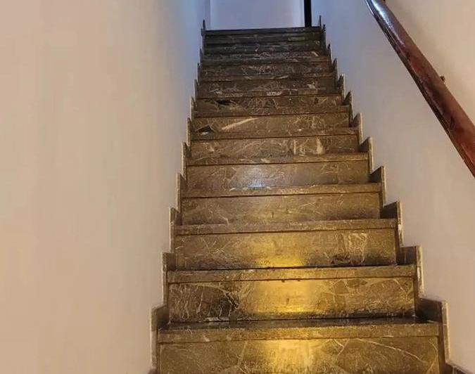 Casa en venta - 4 Dormitorios 3 Baños - Cochera - 230Mts2 - Haedo 3
