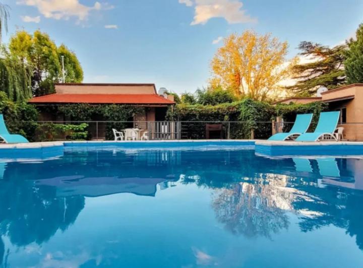 Casa en venta - 6 Dormitorios 4 Baños - Mendoza 4