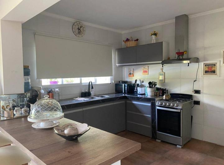 Casa en venta - 4 Dormitorios 4 Baños - Mendoza 1