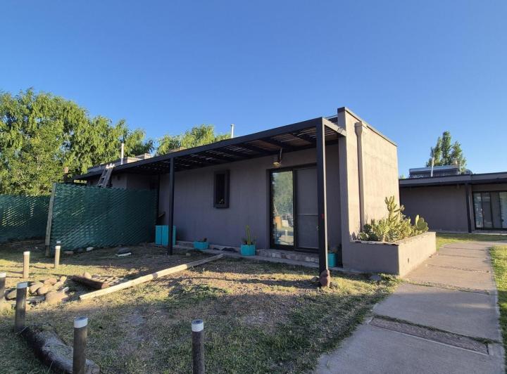 Casa en venta - 4 Dormitorios 1 Baño - Mendoza 5