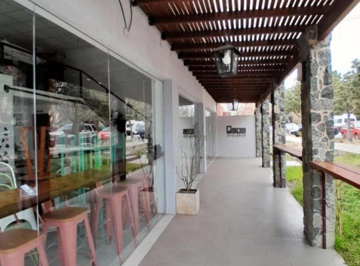 Departamento en venta - 4 Dormitorios 2 Baños - Villa de las Rosas 2