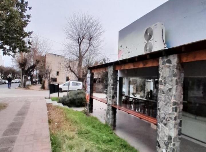 Departamento en venta - 4 Dormitorios 2 Baños - Villa de las Rosas 5